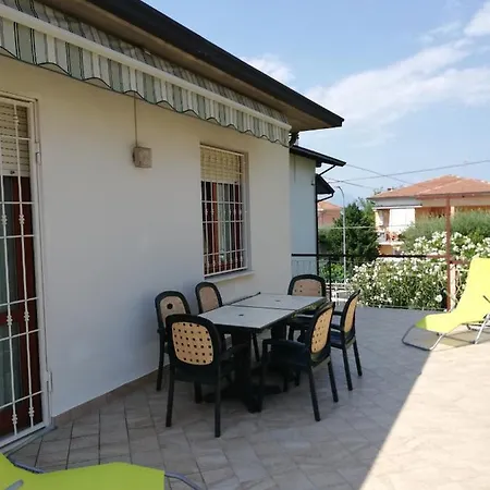 Cinzia's 데센자노델가르다